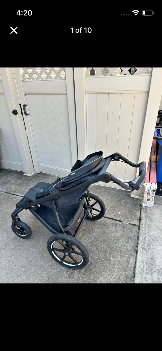 Thule Urban Glide 4 Stroller with Bassinet
