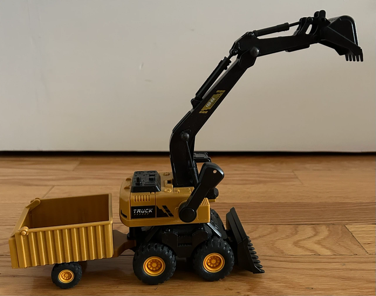 Yellow and Black Excavator Toy with Trailer - photo 3
