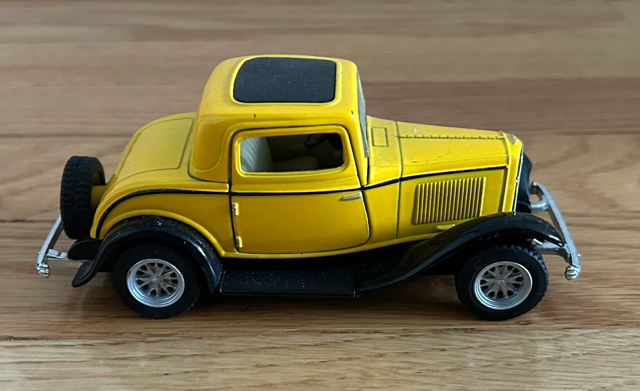 Yellow Diecast Coupe Toy Car - photo 3