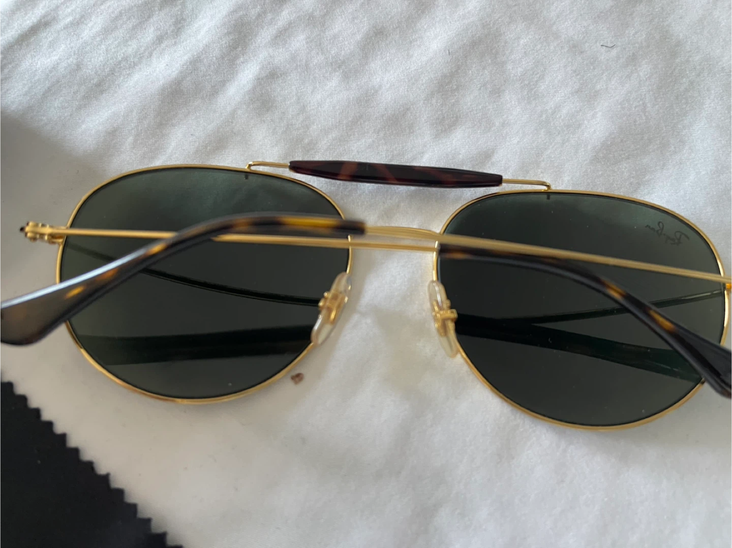 Ray-Ban Aviator Sunglasses with Case and Cloth