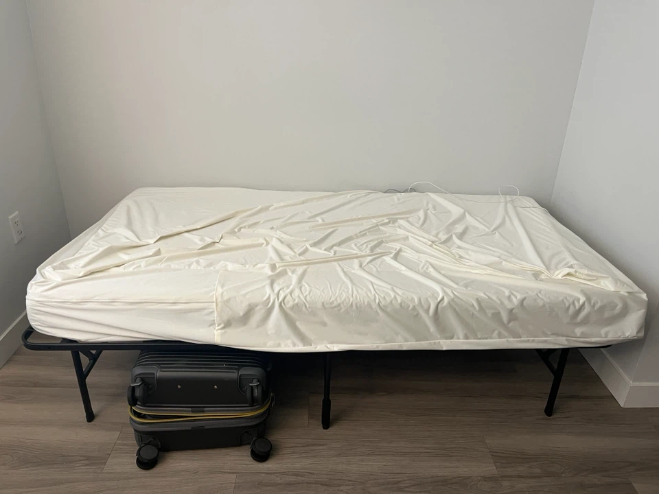 Zinus Twin Mattress and metal frame
