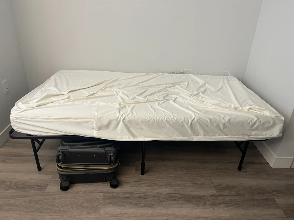 Zinus Twin Mattress and metal frame - photo 5