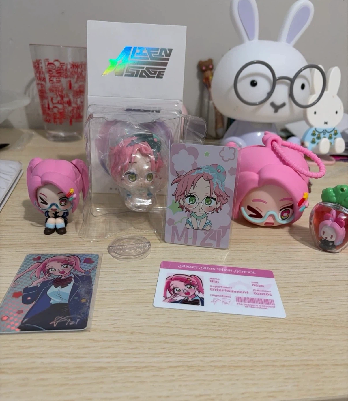 MIZI MERCH, READ DESCRIPTION !!