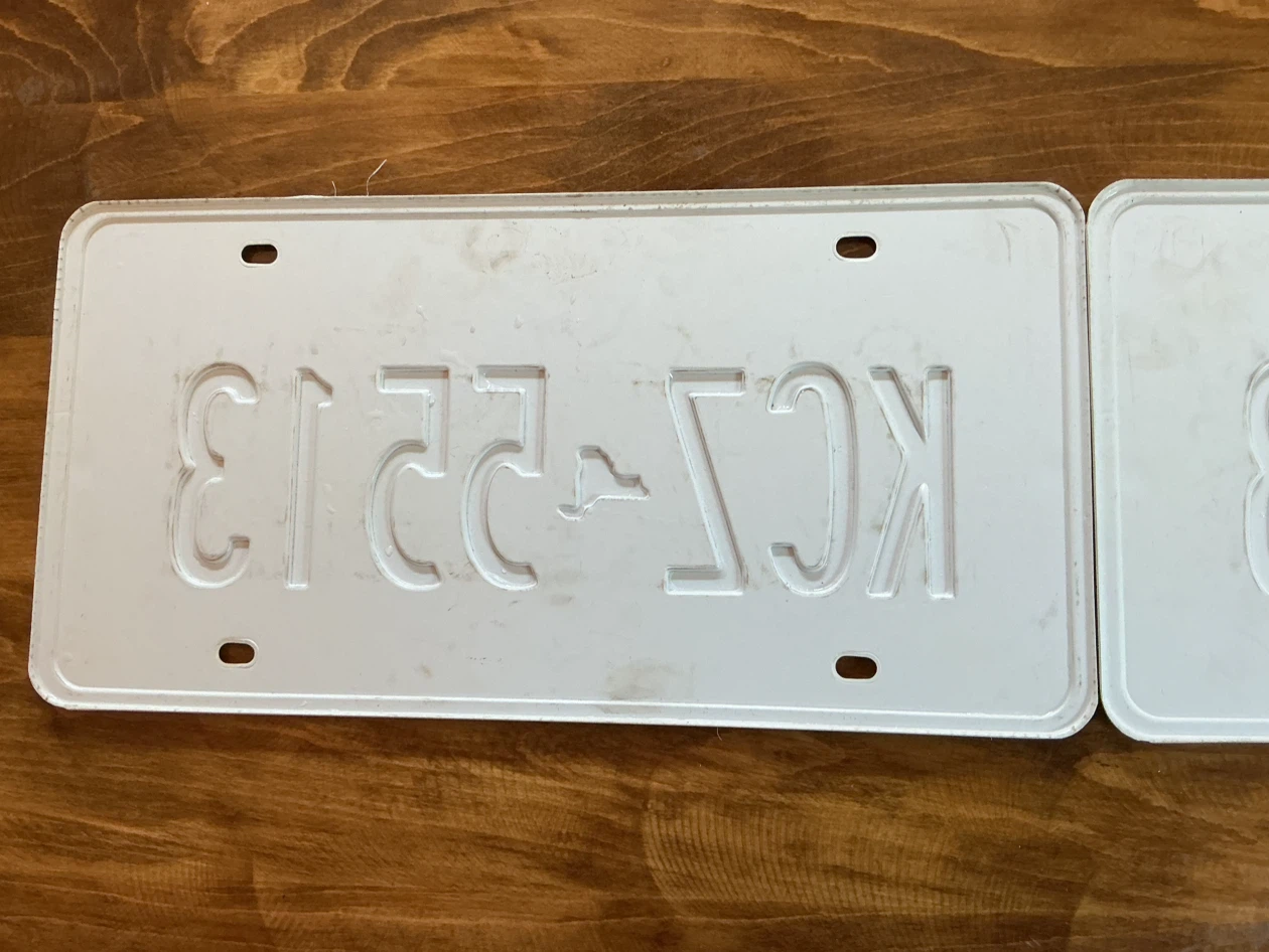 Vintage Movie Pair of Plastic (Not Real) NEW YORK Licence Plates - photo 5