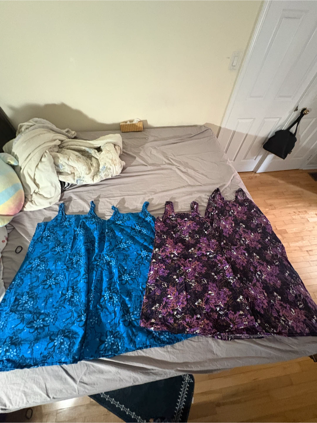 Lot of 2 Women's Dresses - photo 2