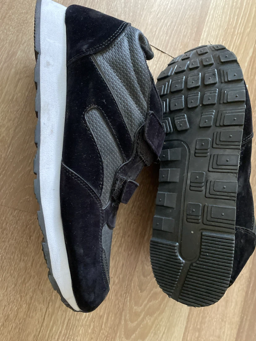 Shoes/ Black Velcro Sneakers - photo 2