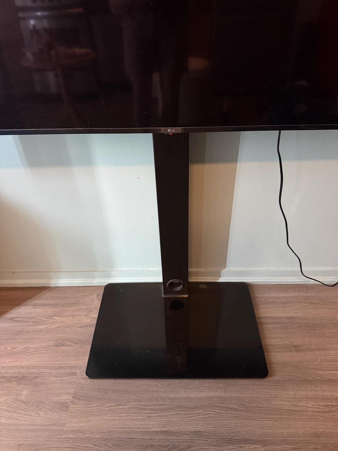 LG 65-Inch UT7000 TV with Stand - photo 3