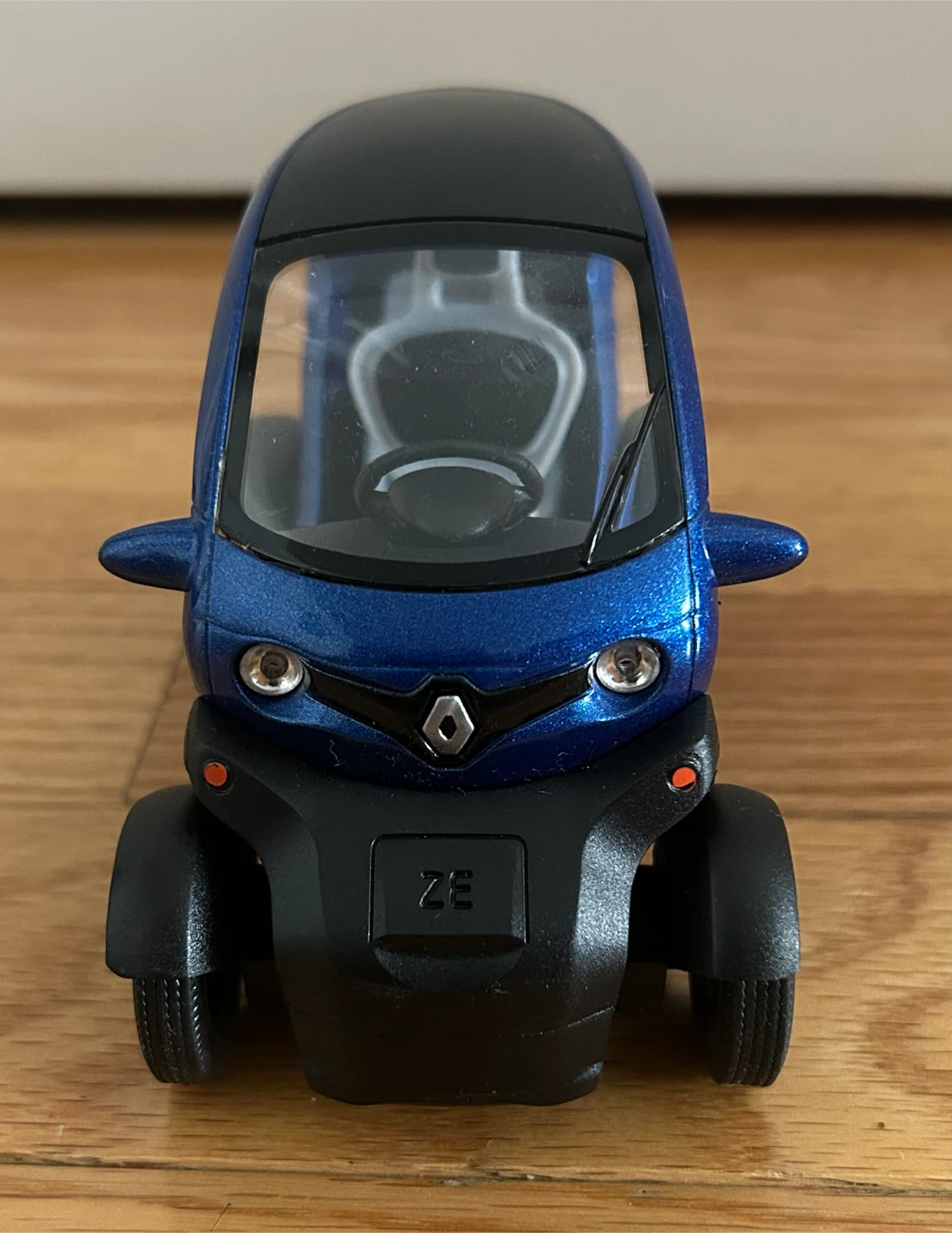 Renault Twizy Toy Car - photo 2