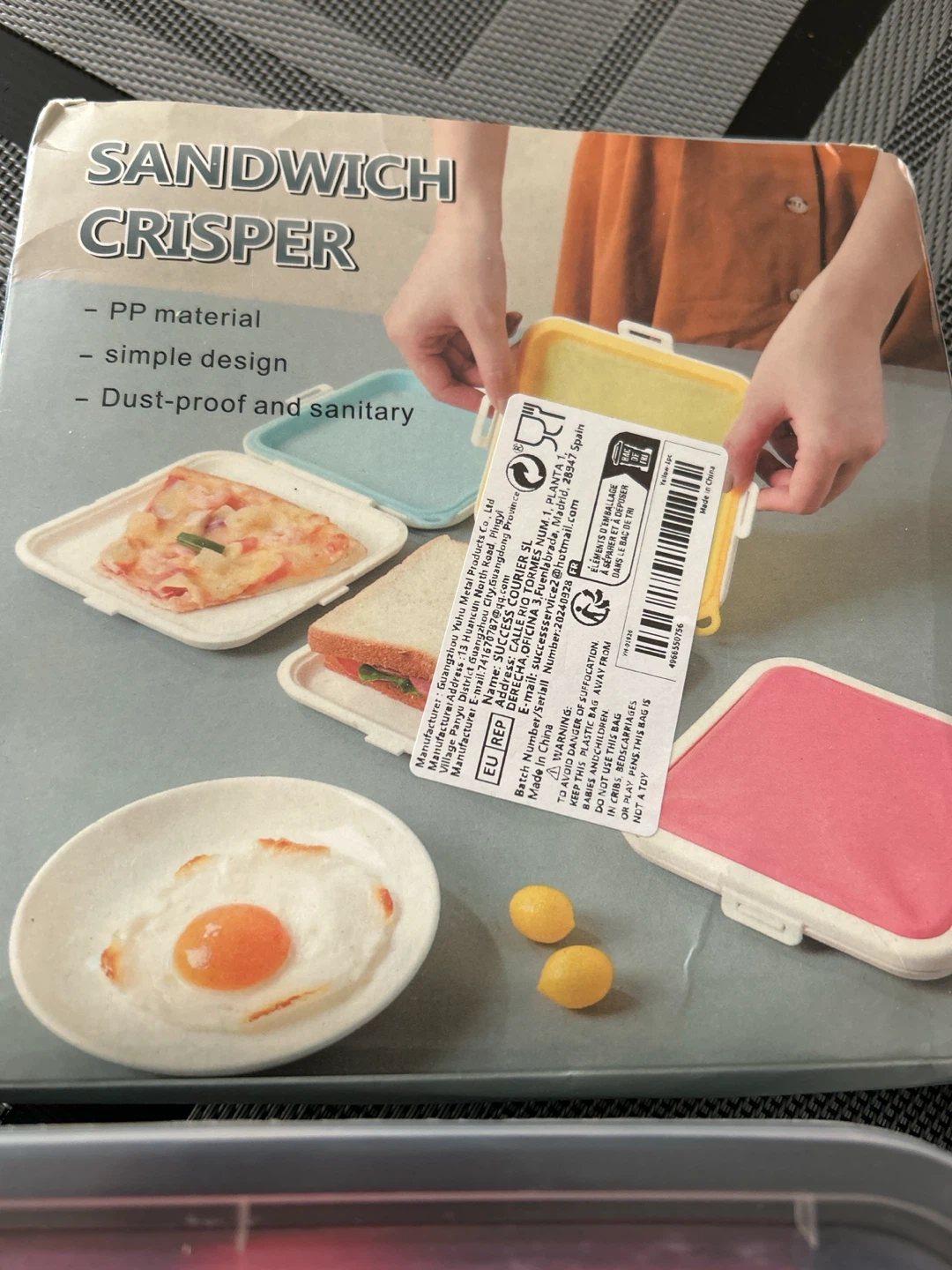 Kitchen Set: Sandwich Crispers, Water Bottle, Cookie Cutters - photo 2