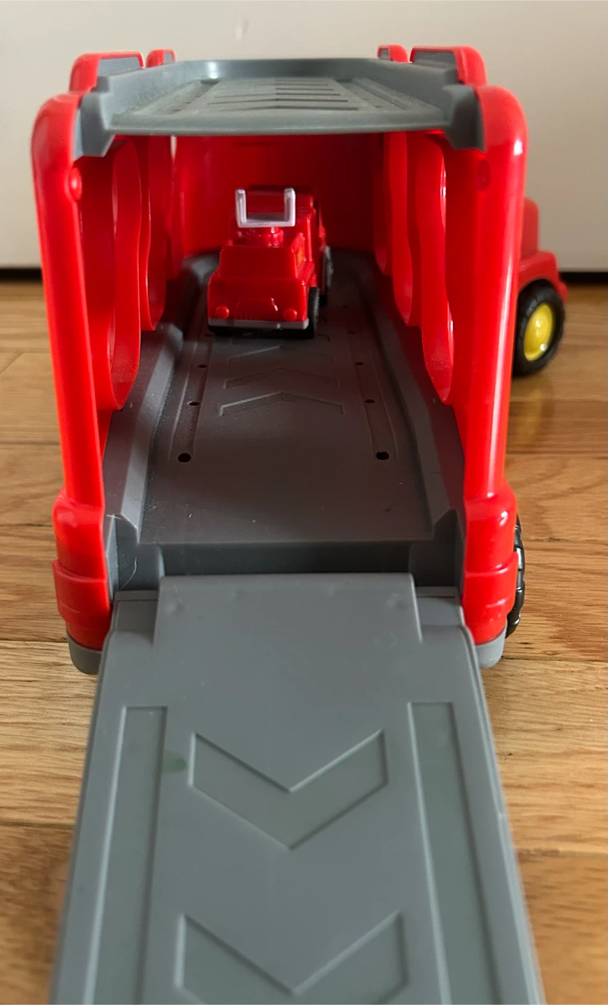 Red Fire Truck Transportation Toy - photo 3