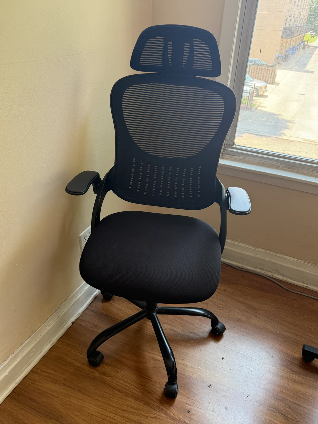 Black Mesh Office Chair with Headrest