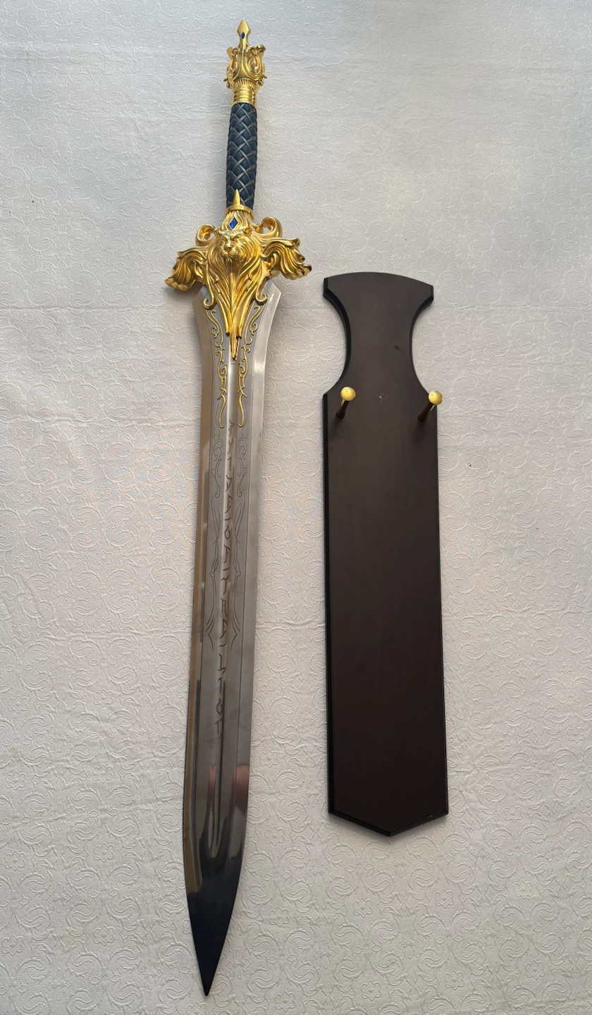 Warcraft decorative Sword with Lion Hilt and Display Plaque - photo 3