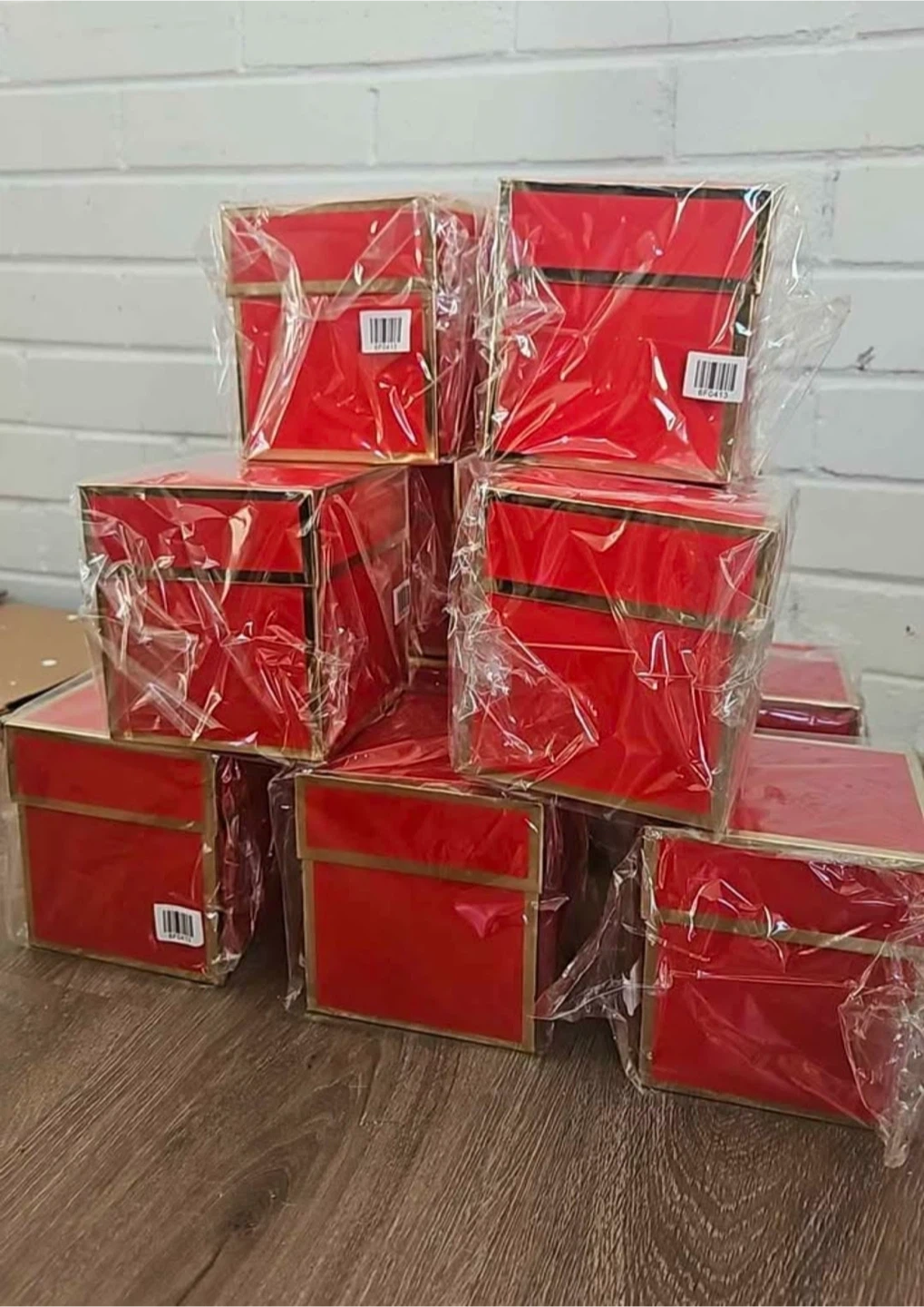 16 pcs - Brand New Luxury Red & Gold Gift Boxes