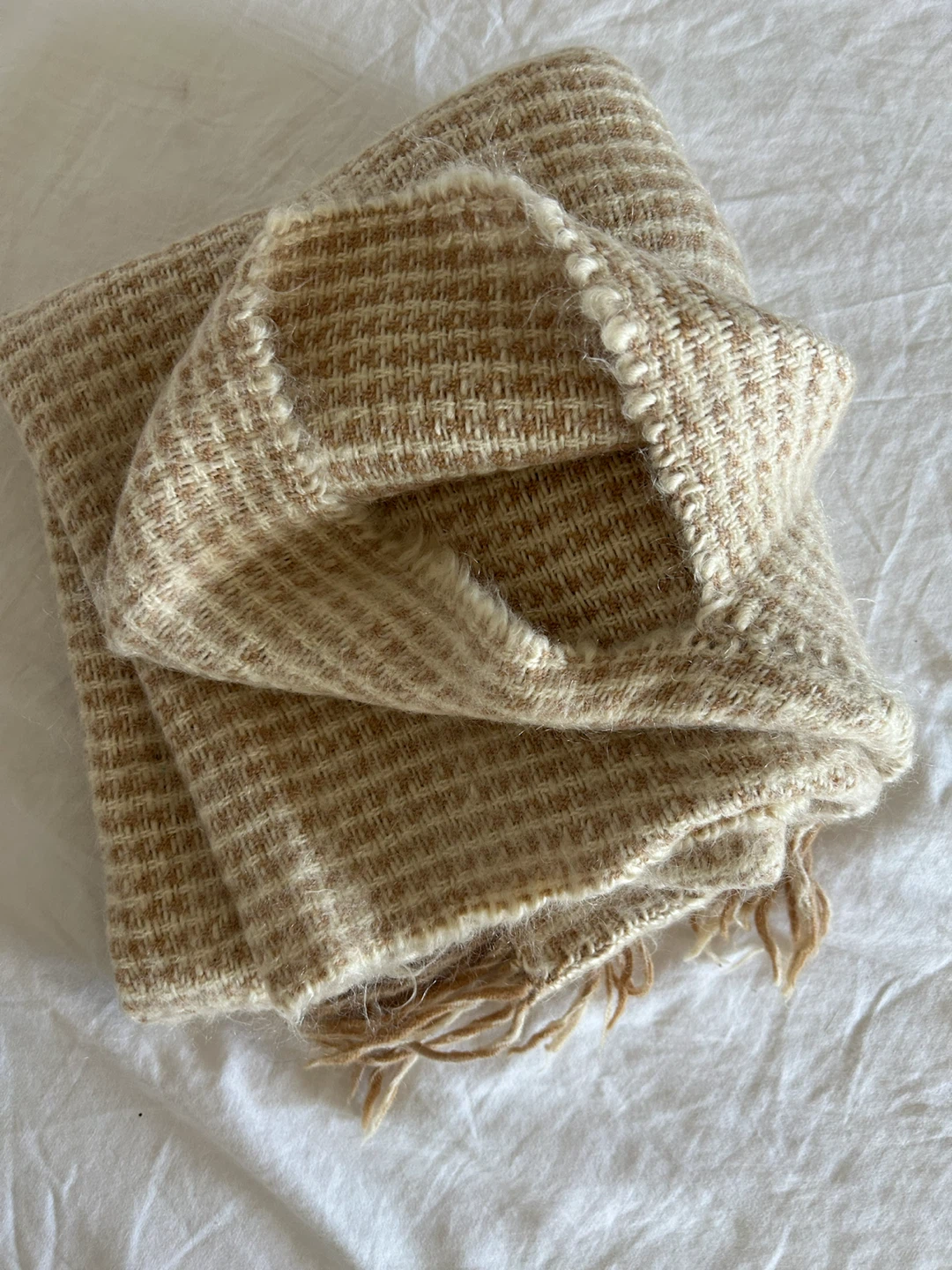 Fashion shawl cape might hair - photo 2