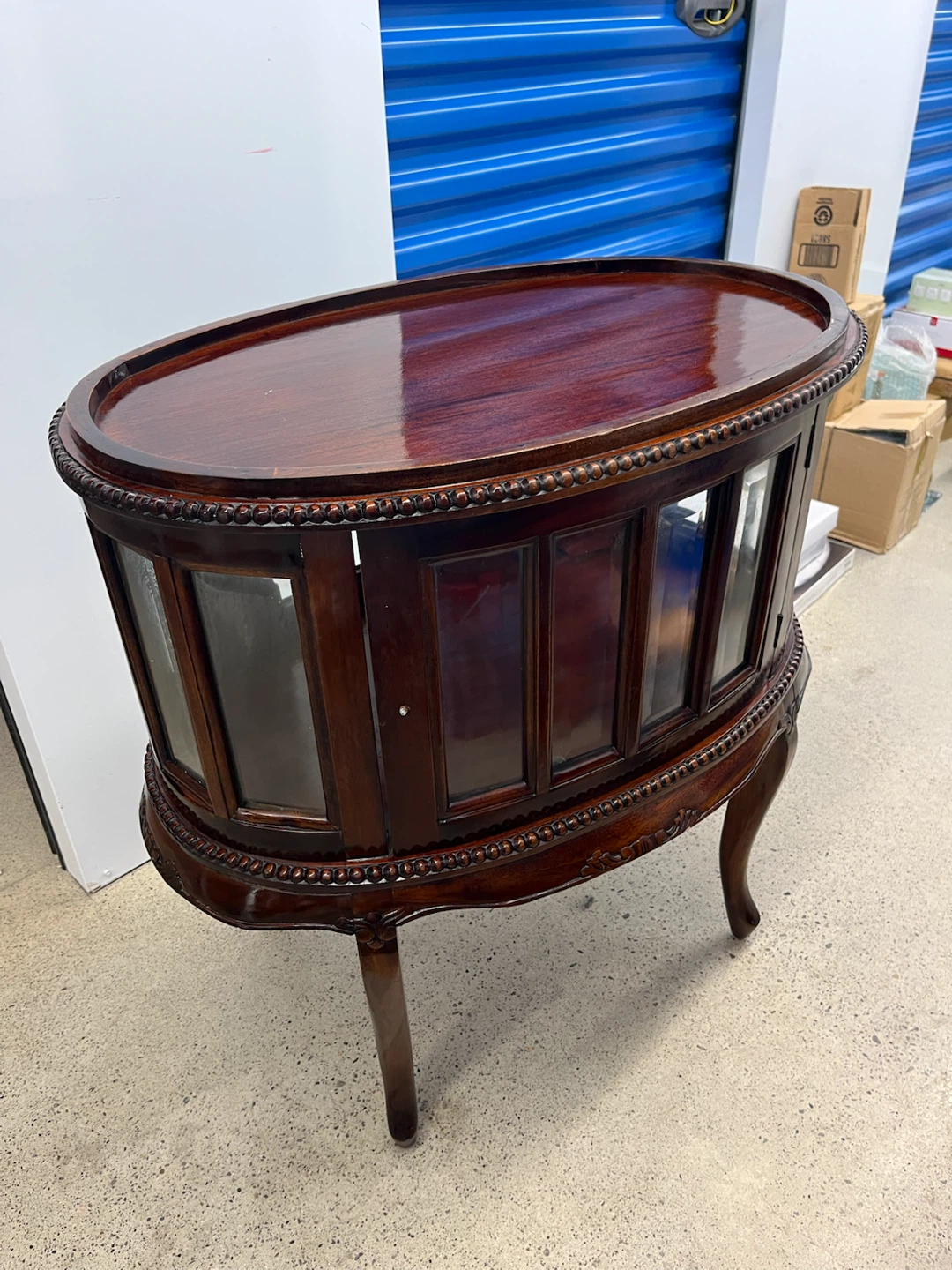 Vintage oval vitrine display cabinet / end table double door - photo 2