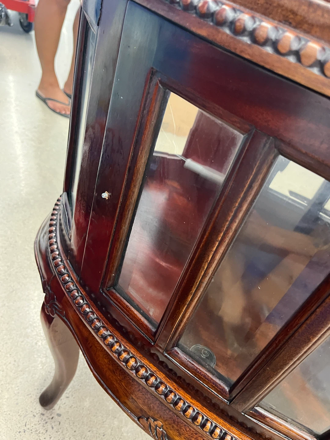 Vintage oval vitrine display cabinet / end table double door - photo 5