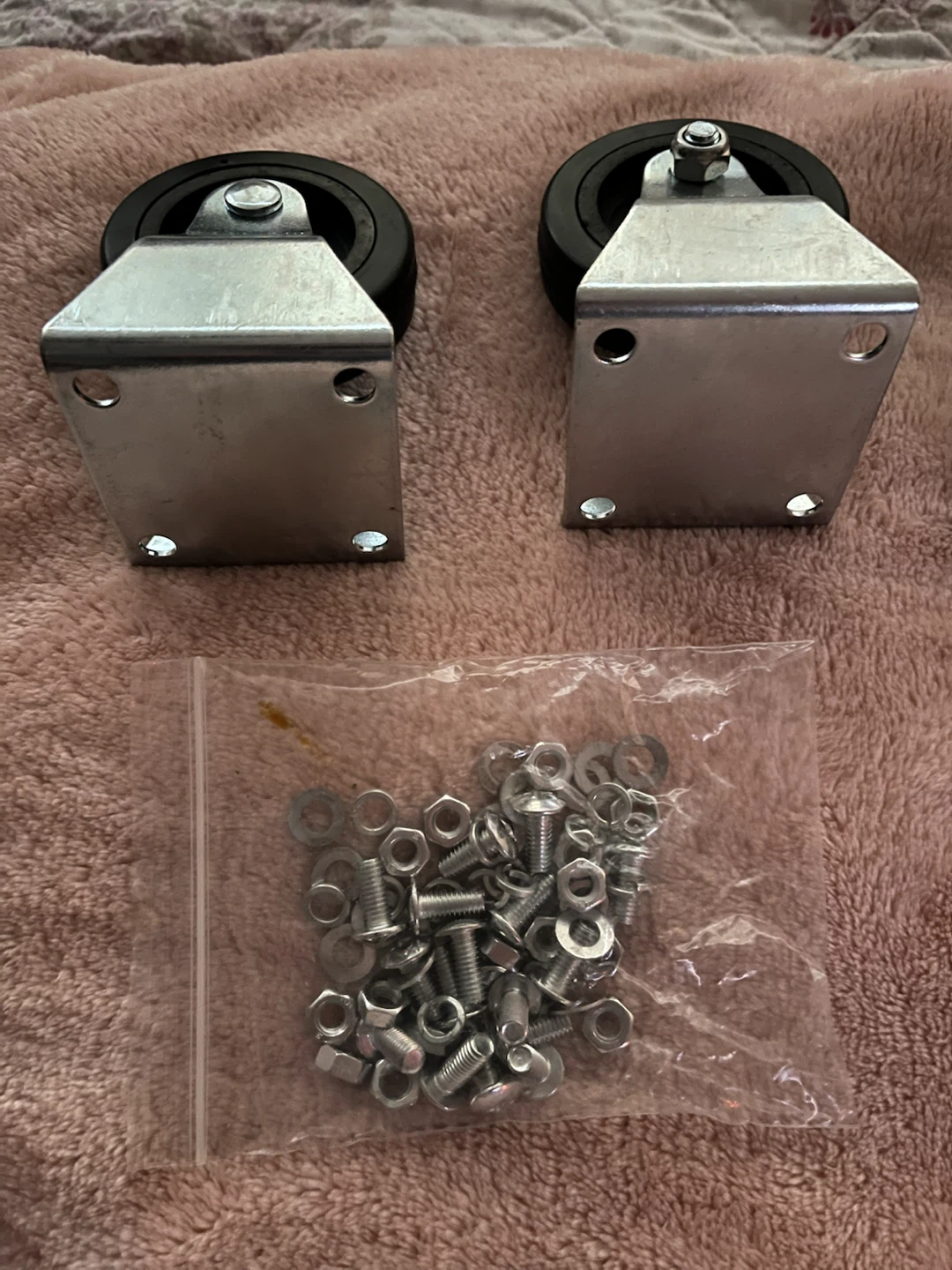 Set of 4 Swivel Casters with Hardware - photo 2