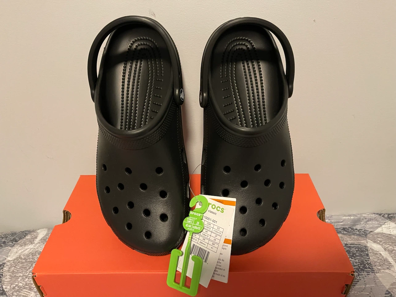 Brandnew Black Crocs Classic Clogs Size 10/12 - photo 4