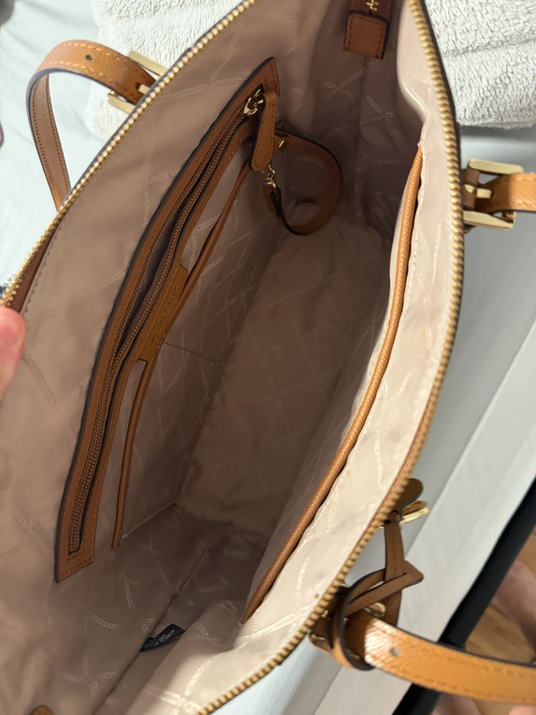 Michael Kors Tote Bag and Wallet Set - Tan - photo 3