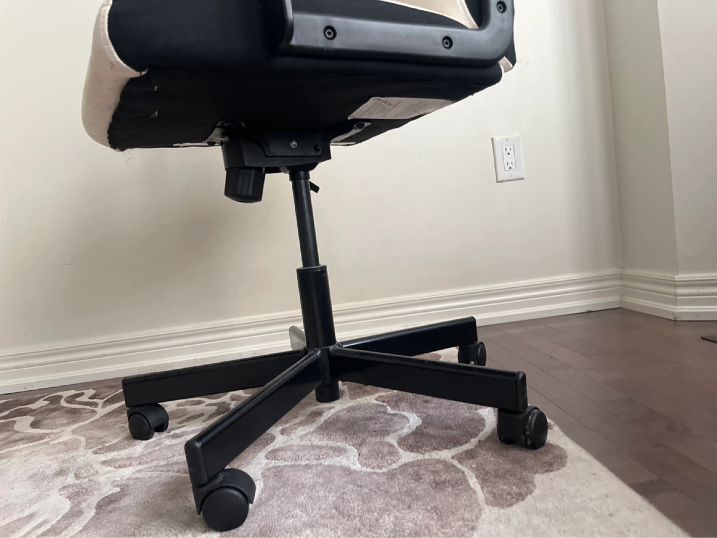 White Office Chair IKEA - photo 4