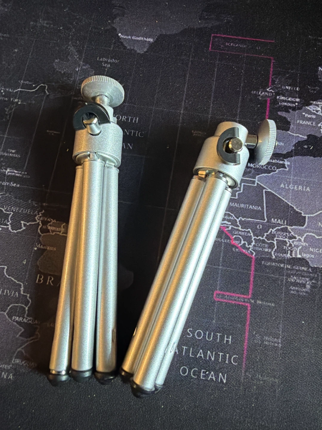 Silver Mini Tripod (2)