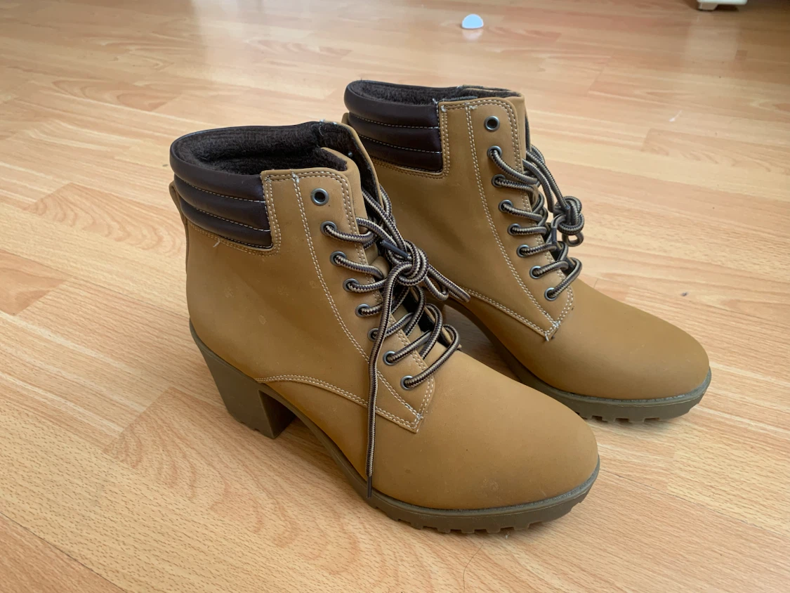 Botties Women's Lace-Up Boots