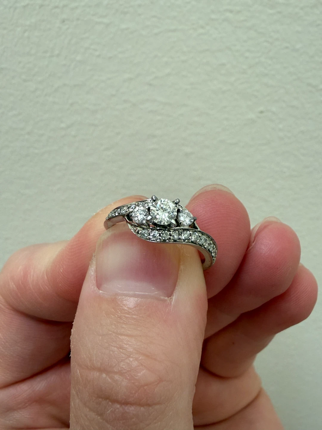White Gold Diamond Engagement Ring - photo 2