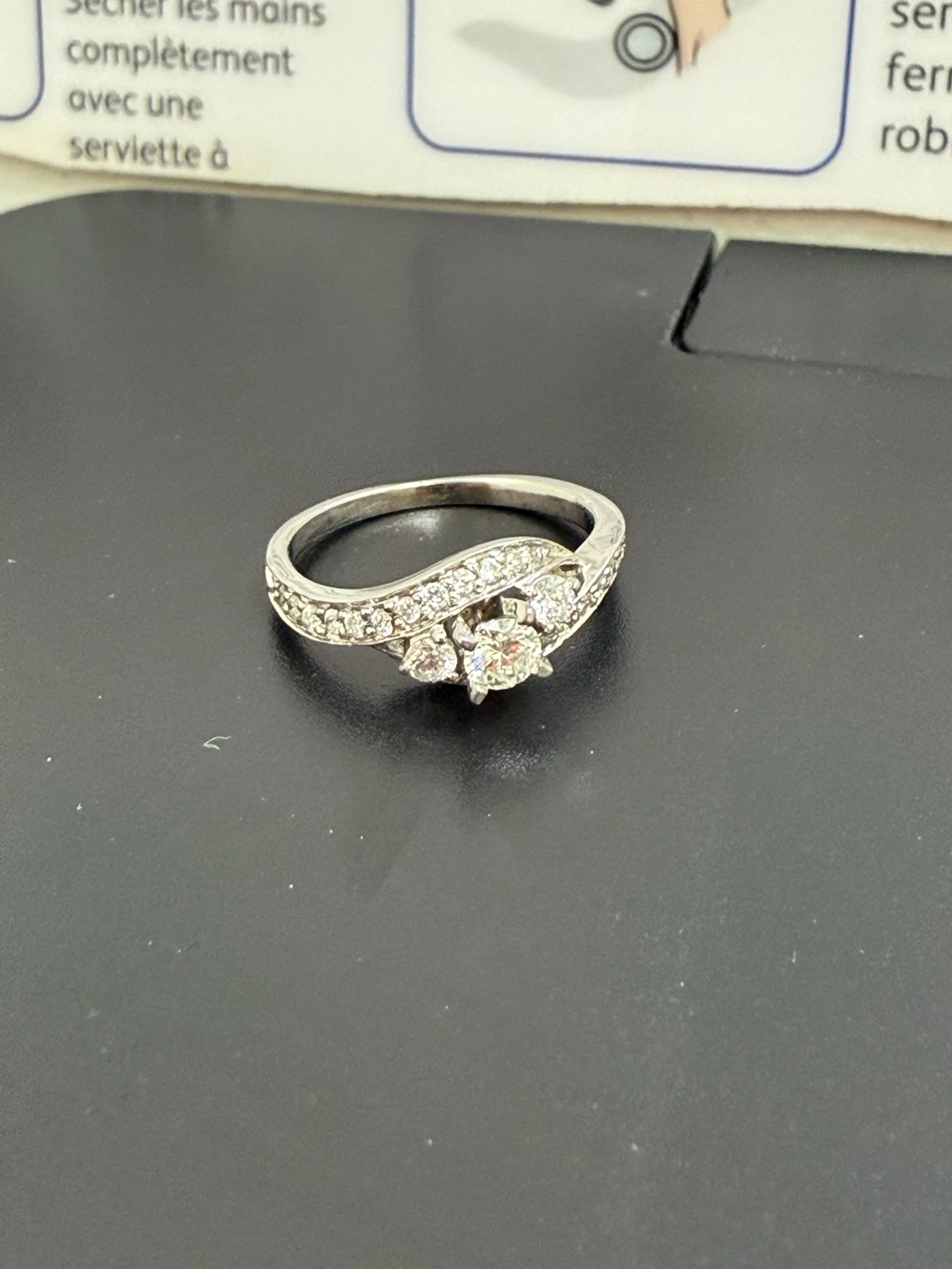 White Gold Diamond Engagement Ring - photo 5