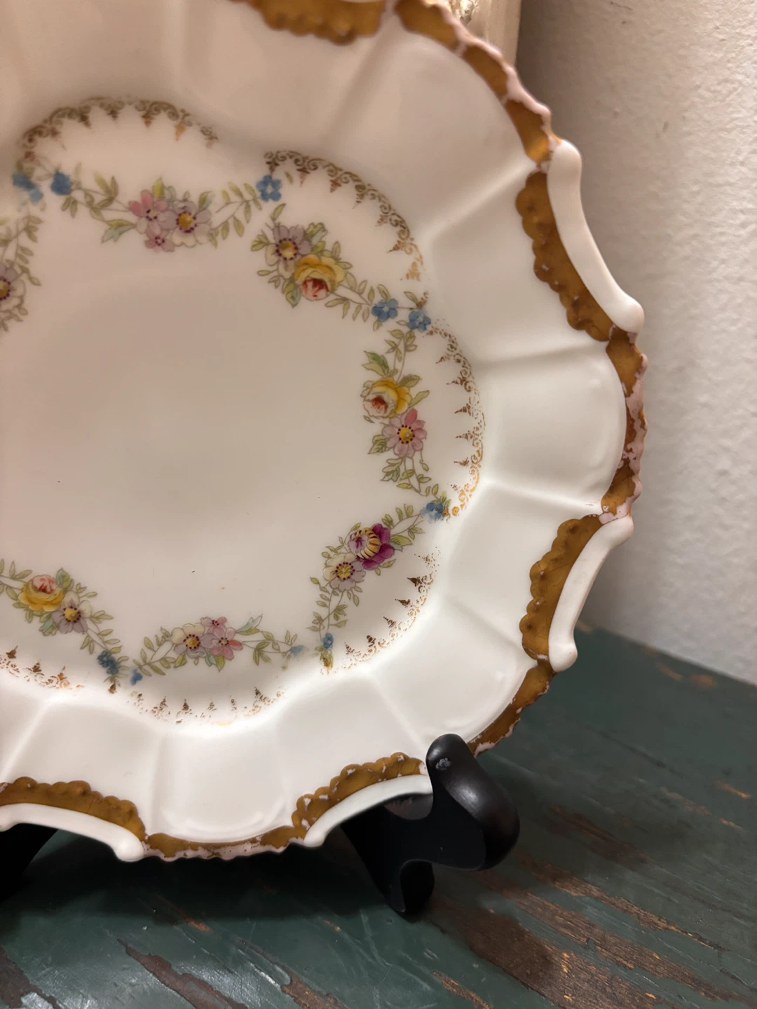 T&V LIMOGES Hand-Painted Floral & Gold Trim Dessert Plates - photo 5