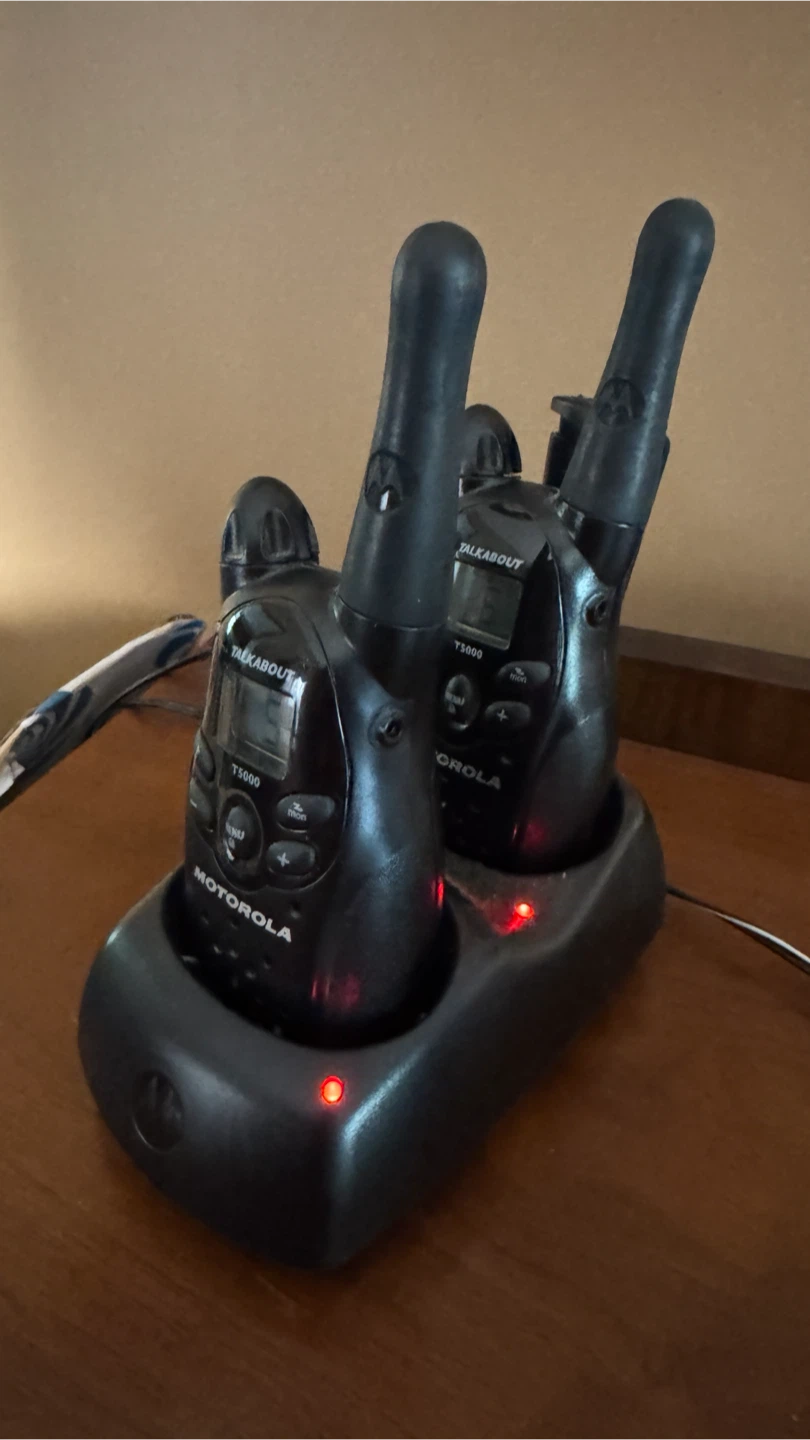 Motorola T5000 FRS 2-way radios - photo 4