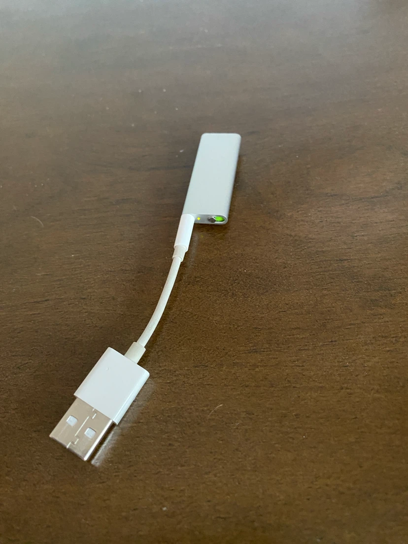 Apple iPod Shuffle 3rd Gen 2GB + charger - photo 2