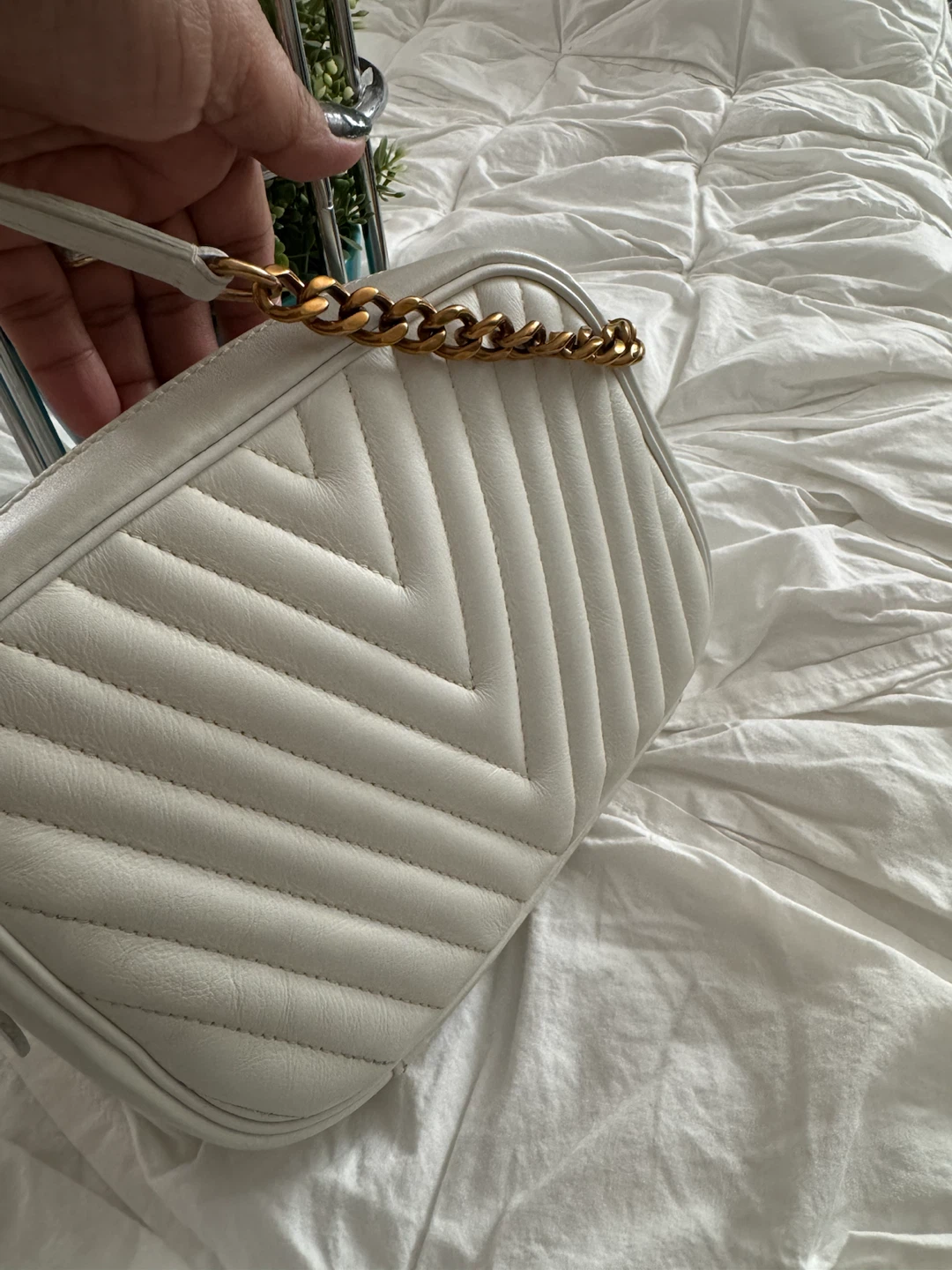 Louis Vuitton White Leather Chevron Camera Bag - photo 3