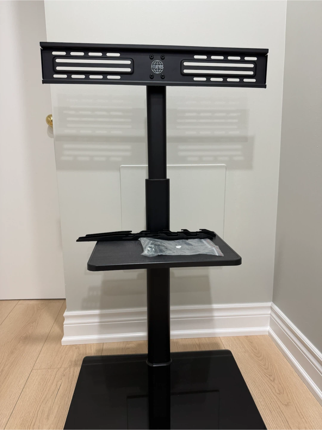 FituEyes TV Stand with Shelf