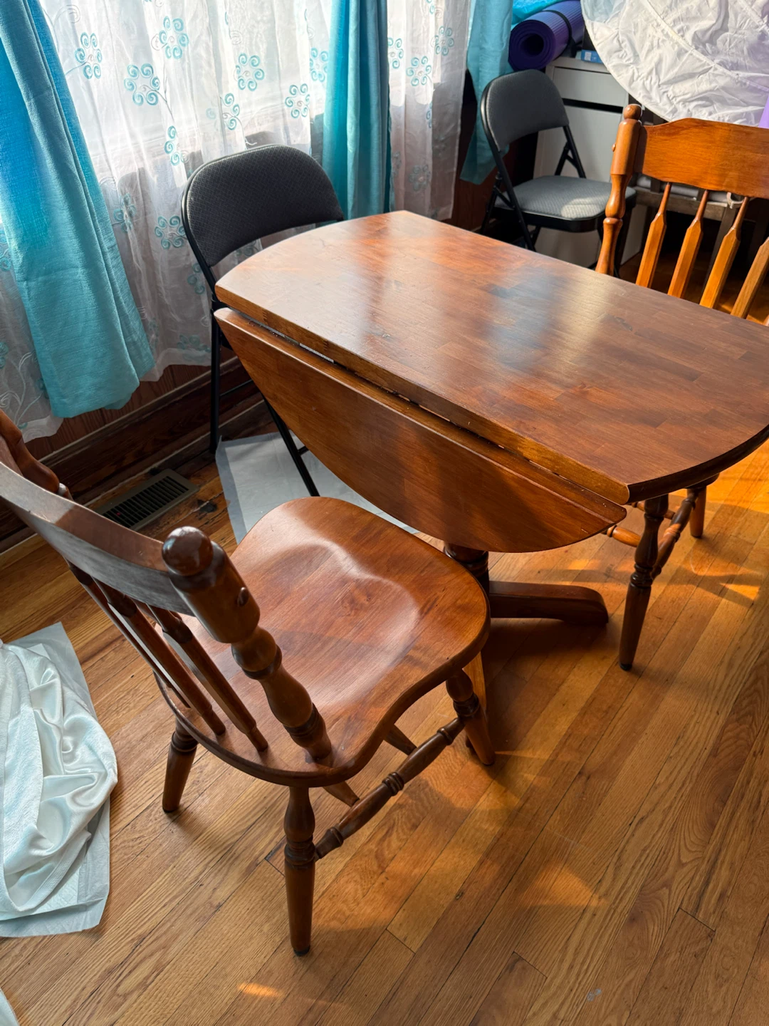 Drop Leaf Kitchen Table with 2 Chairs - photo 4