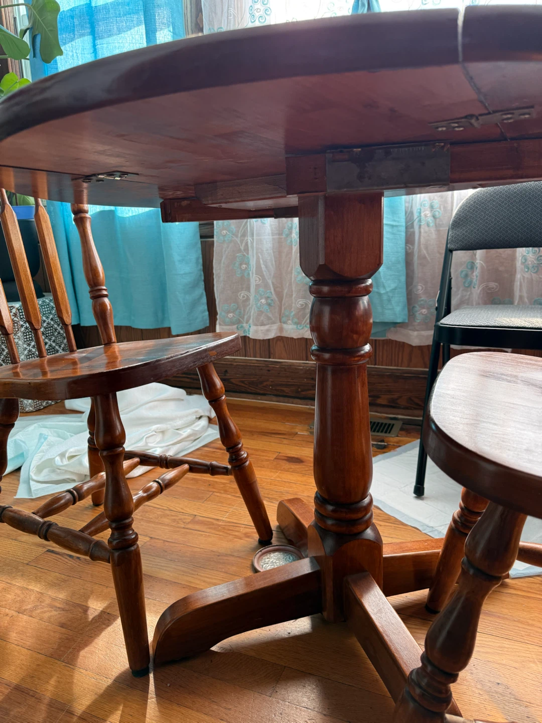 Drop Leaf Kitchen Table with 2 Chairs - photo 5