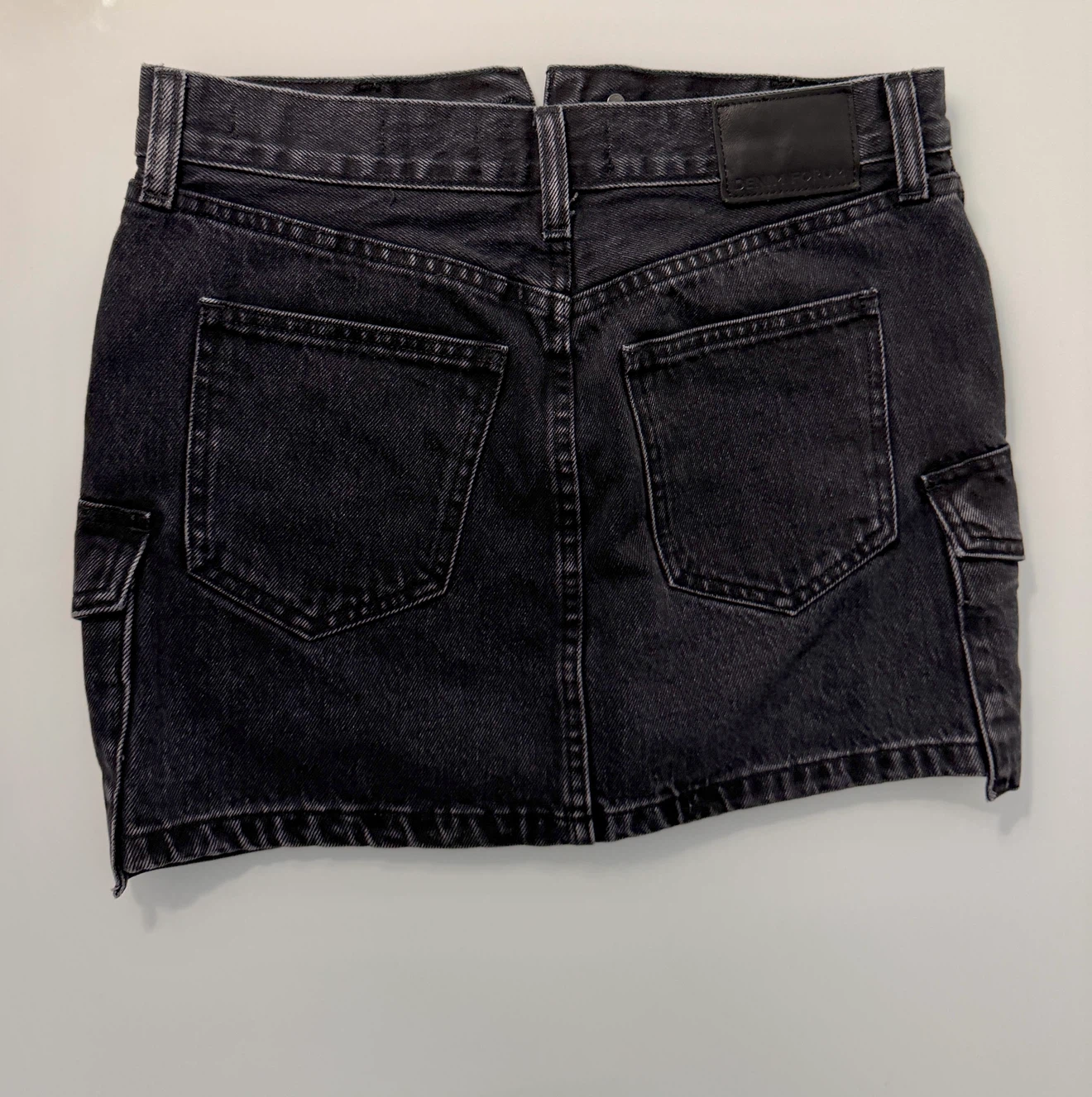 Aritzia Denim Forum Cargo Mini Skirt Black- Size 24 - photo 2