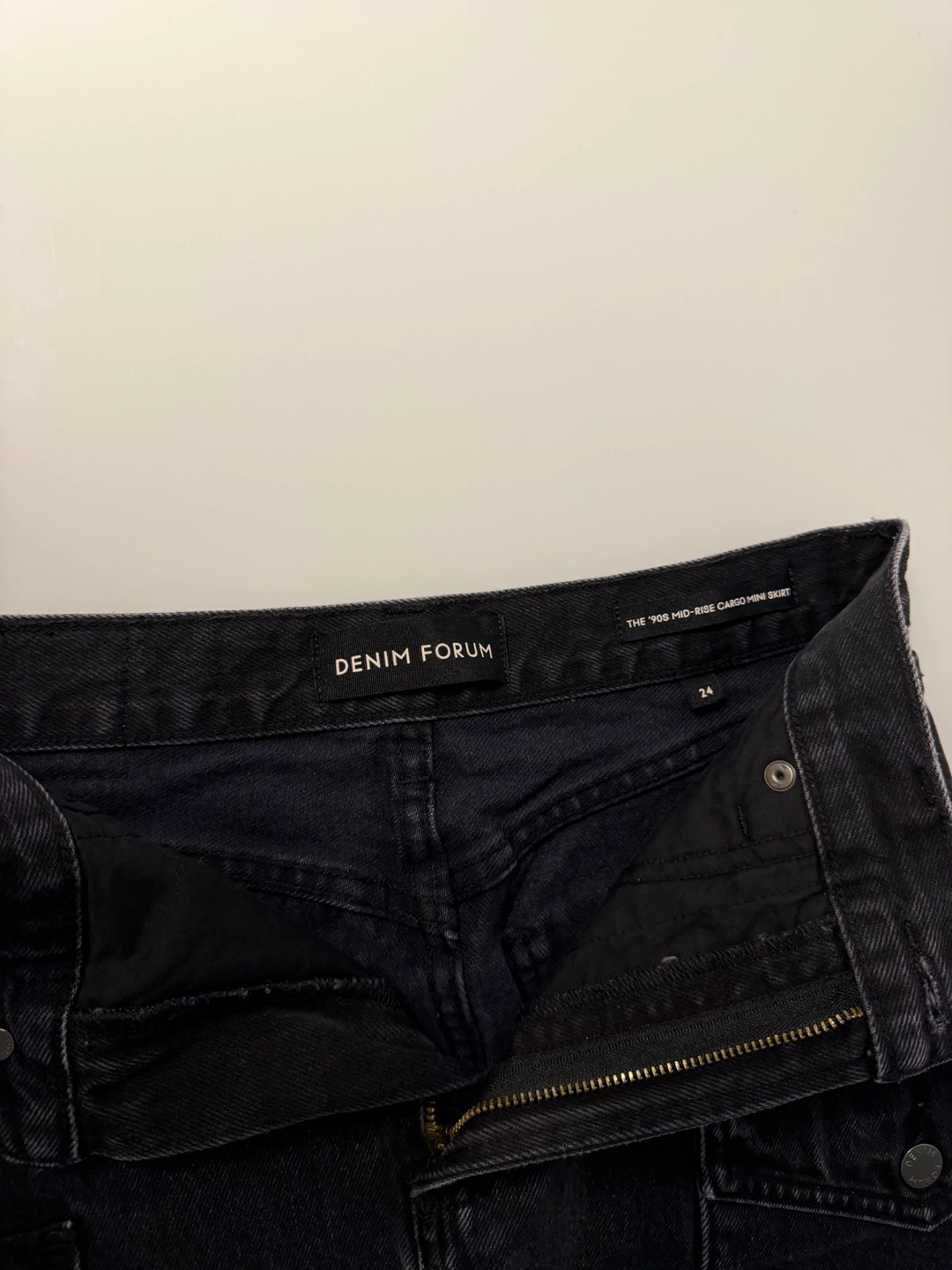 Aritzia Denim Forum Cargo Mini Skirt Black- Size 24 - photo 3