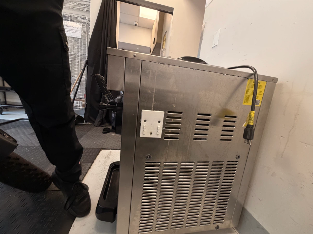 Vevor Soft Serve Ice Cream Machine - photo 2