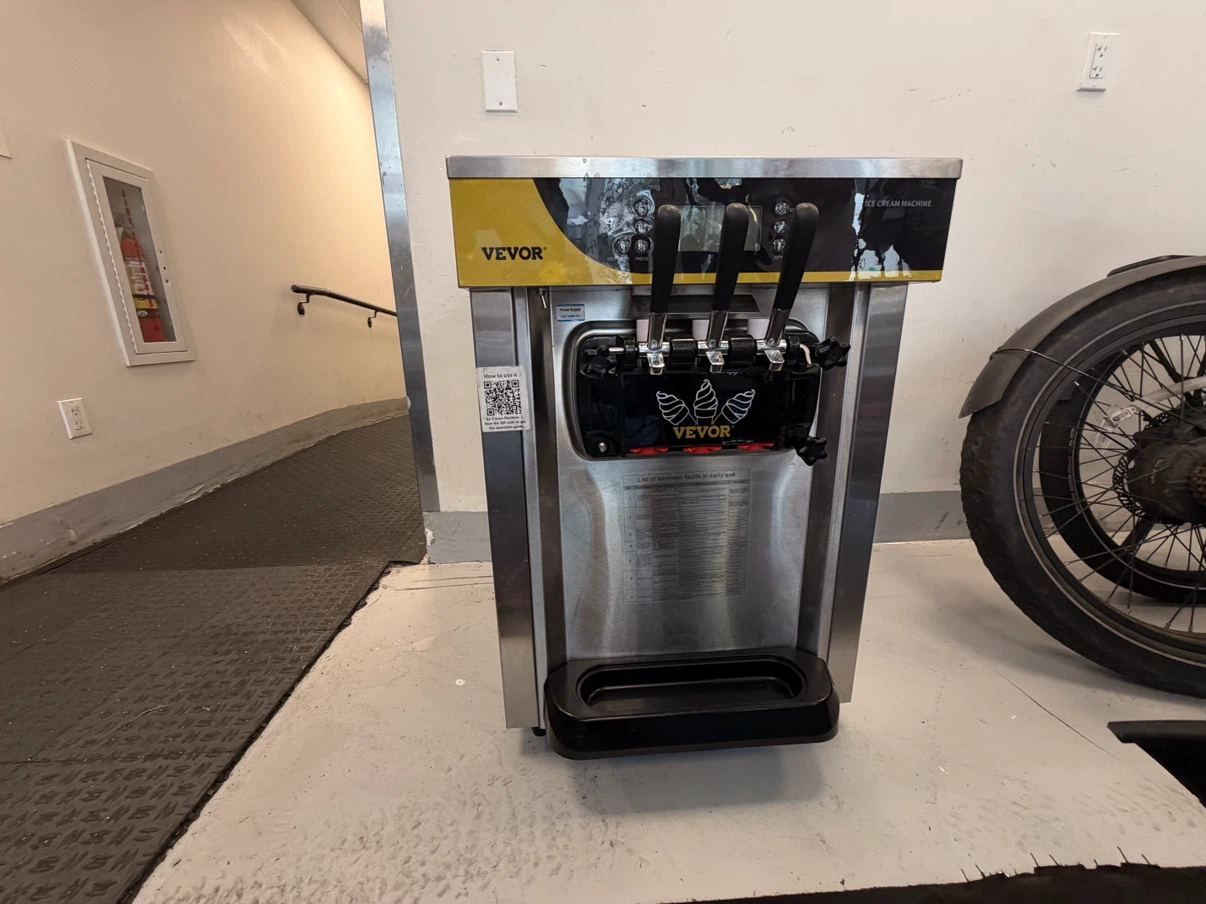 Vevor Soft Serve Ice Cream Machine - photo 3