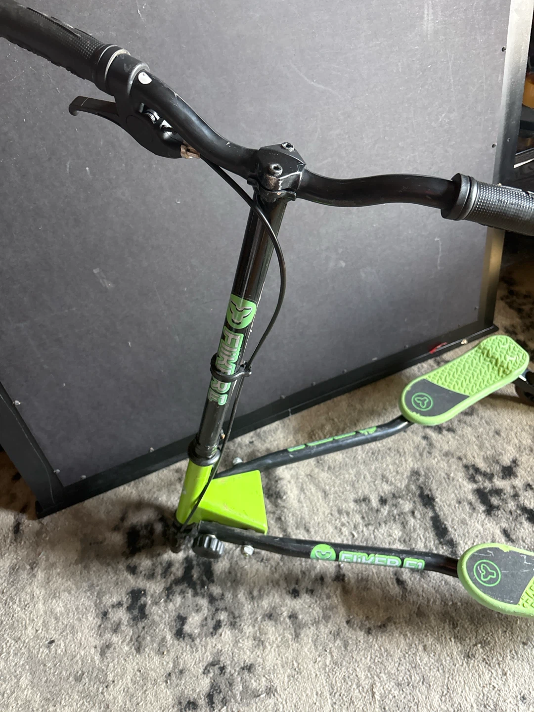 Yvolution Flyer Glider Scooter