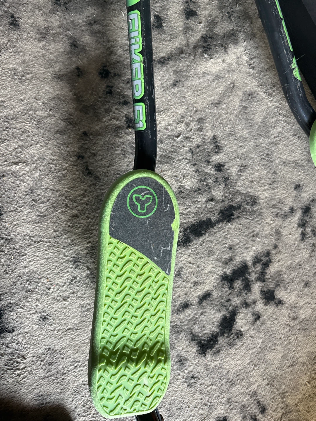 Yvolution Flyer Glider Scooter - photo 3