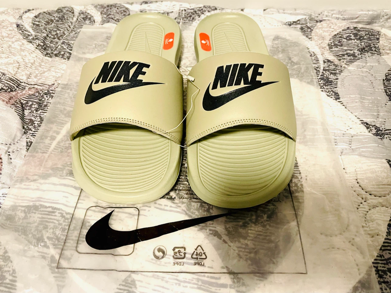 Nike Victori One Slides Men’s US 10 - photo 2