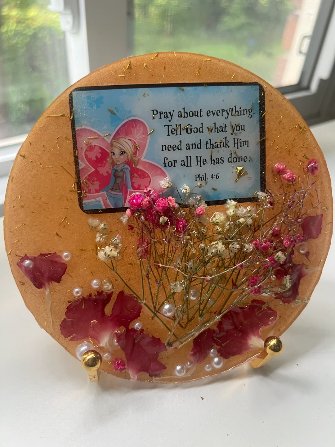 Resin Display Piece with Floral and Inspirational Quote - photo 2
