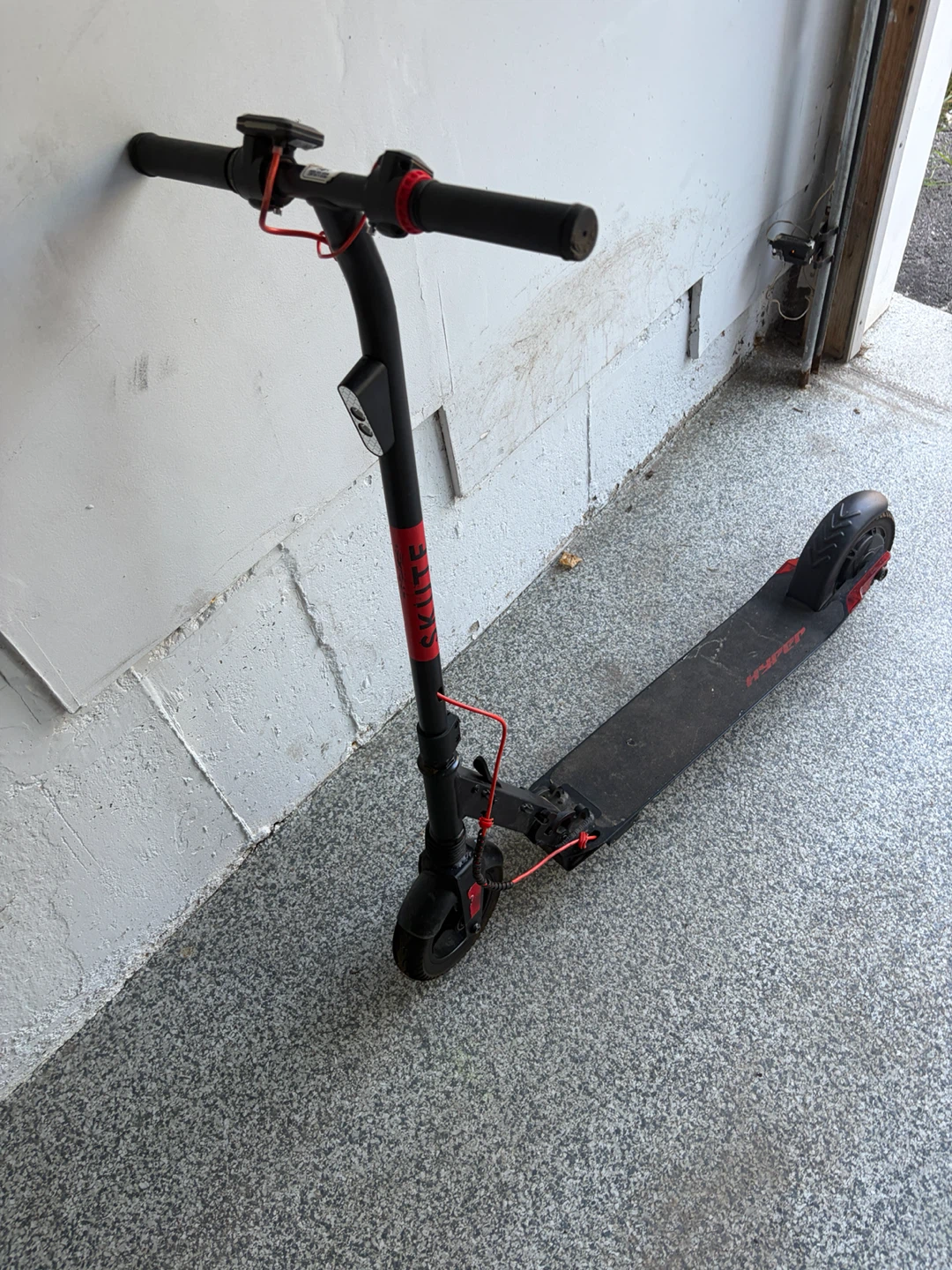 SKUTE Electric Scooter