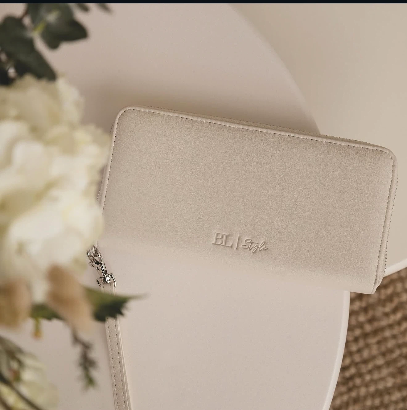 BL|Style Wristlet Wallet - Cream