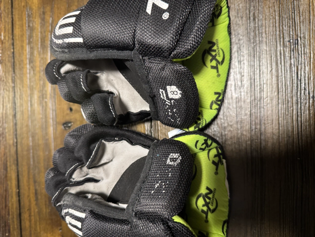 Sherwood Code TMP2 Hockey Shin Guards & Winnwell NXT Gloves - photo 4