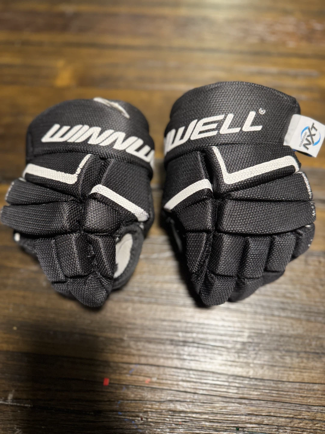 Sherwood Code TMP2 Hockey Shin Guards & Winnwell NXT Gloves - photo 5