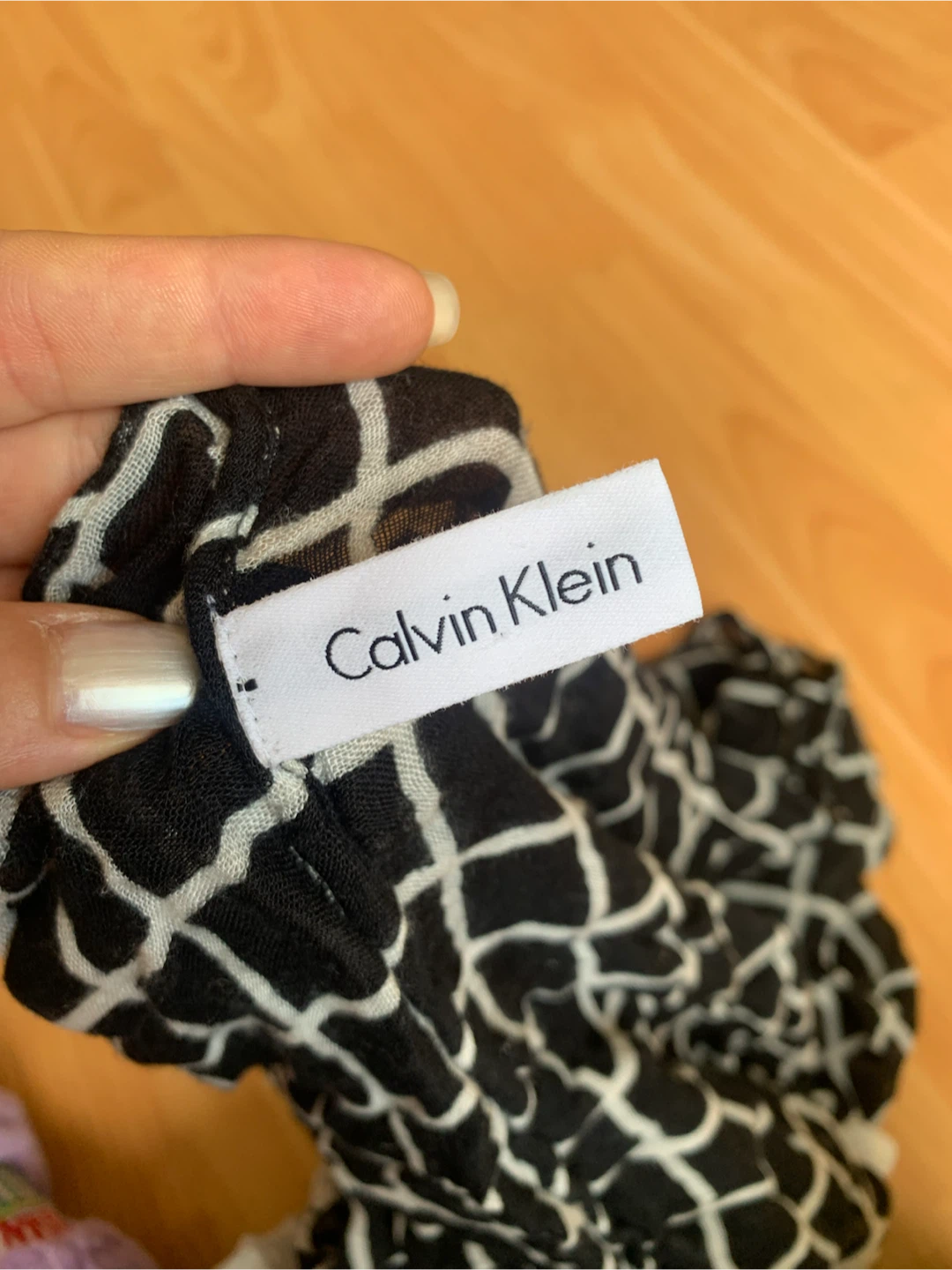 Calvin Klein Scarf Black & White Grid Pattern - photo 3