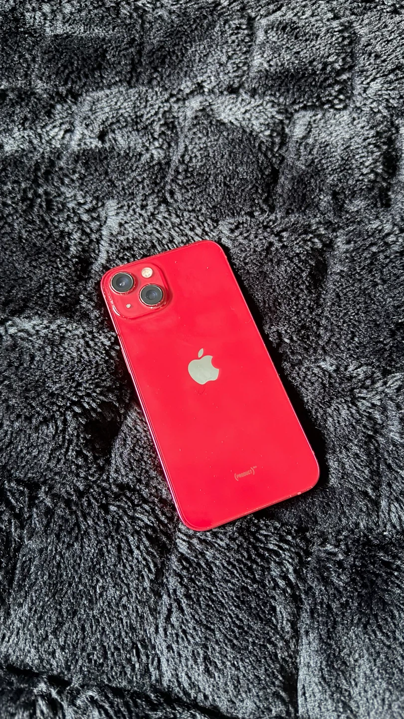 Apple iPhone 13 Red