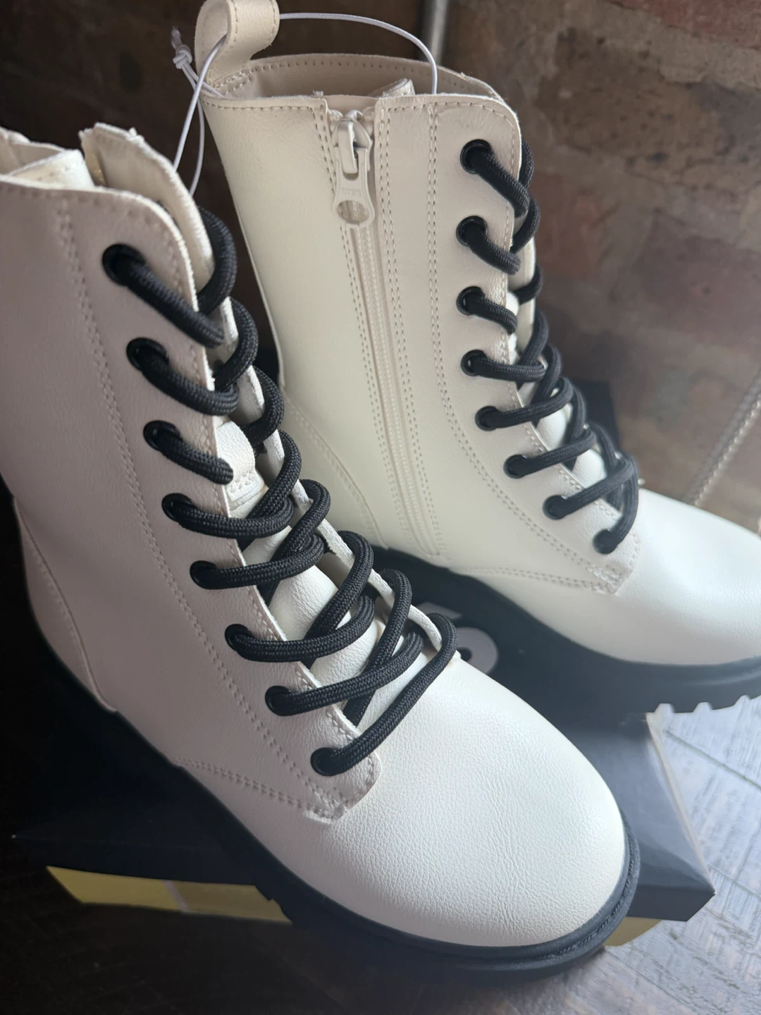 NEW w/ tag Art Class Cream ‘Khari’ Lace-Up combat Boots Size 13 - photo 4
